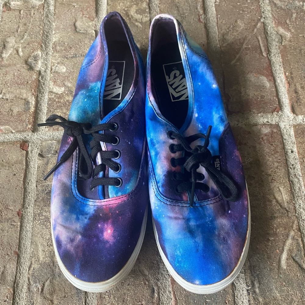 EUC GALAXY PRINT Vans!